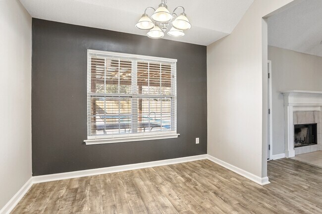 Building Photo - 204 Birch Dr