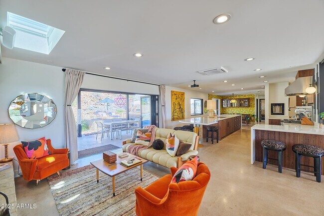 Building Photo - 4016 E Flynn Ln