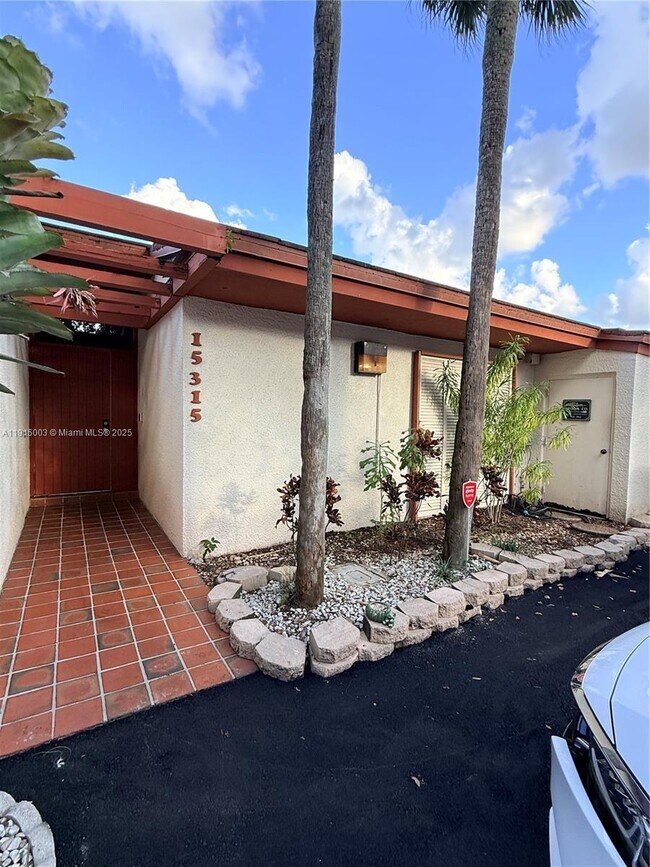 Building Photo - 15315 Loch Isle Dr W