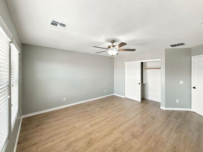 Building Photo - Gilbert 5-Bedroom Home with Pool, Loft & Primary Suite Downstairs – Minutes from Gilbert Regional...