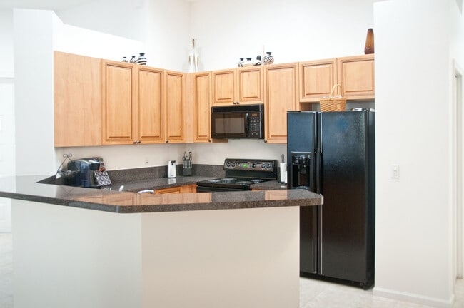 Building Photo - 7684 Hummingbird Ct