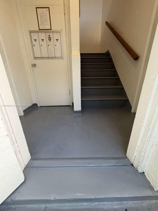 Building Photo - 9025 Harding Ave