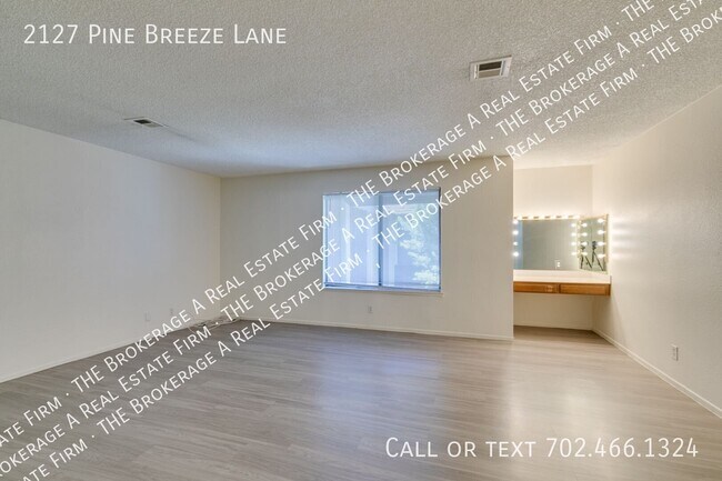 Building Photo - 2127 Pine Breeze Ln