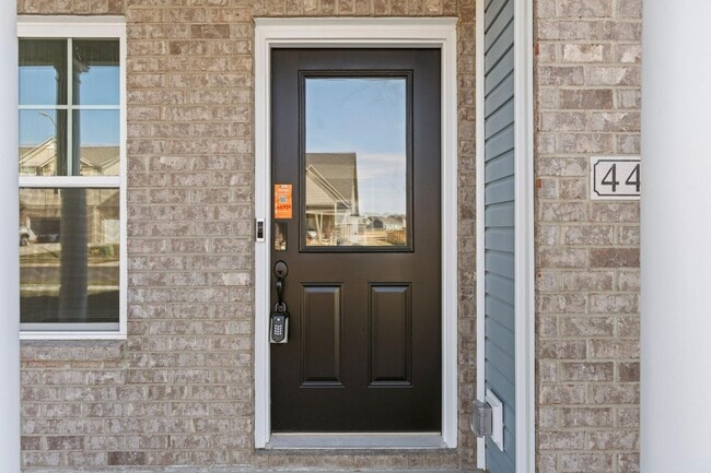 Building Photo - 445 Friendly Ave