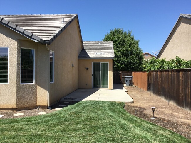 Building Photo - Welcome to Harlan Ranch!!!