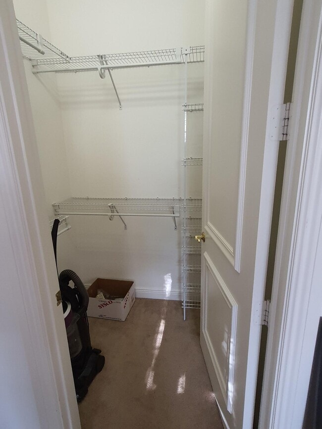 Building Photo - 220 NE 69th Cir