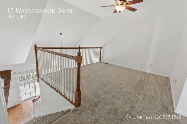 Building Photo - 15 Waynebrook Dr