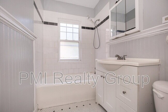 Building Photo - 3583 Ingleside Rd