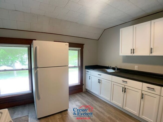 Building Photo - 2 bedroom unit in Niles