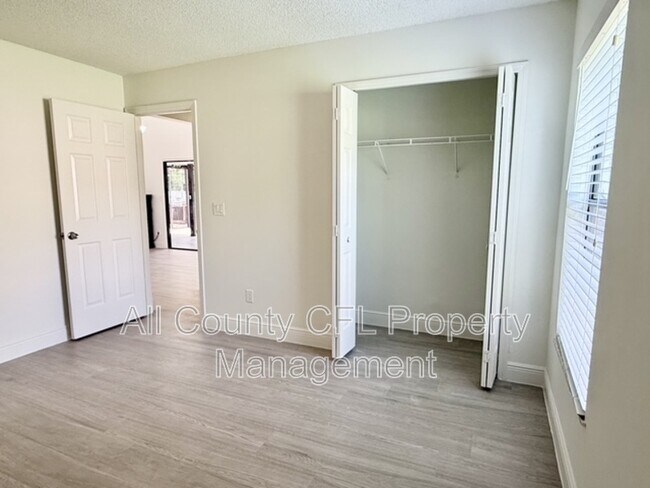 Building Photo - 553 Walnut Grove Pl