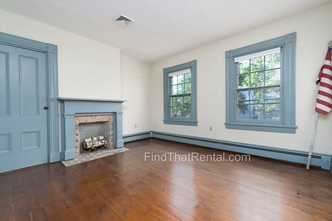 Building Photo - AVAILABLE NOW! Restored historic downtown Carlisle rental with fenced yard, pond, balcony, and ha...