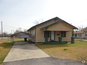 Building Photo - 4215 Garden St