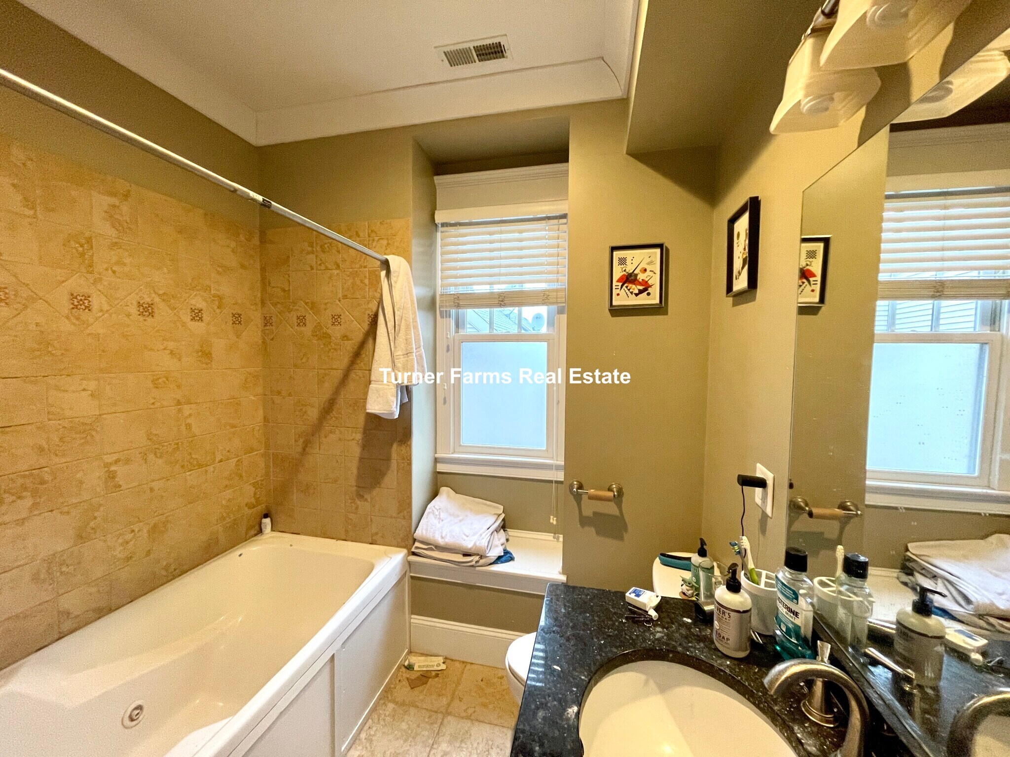 Building Photo - 15 Eldora St