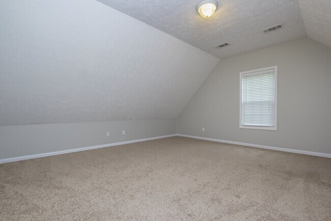 Building Photo - 761 Simon Park Cir