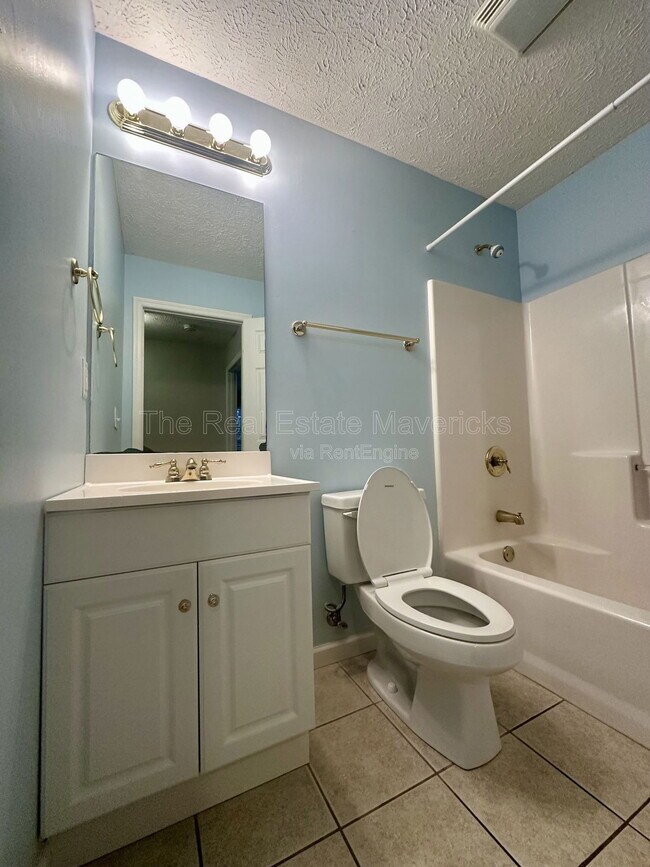 Building Photo - 695 Prater Rd