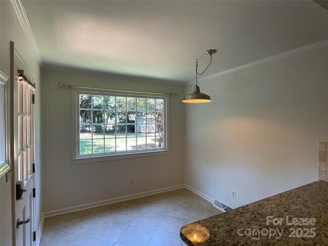 Building Photo - 3917 Kitley Pl