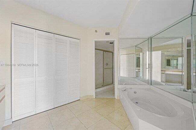 Building Photo - 19101 NE 36th Pl