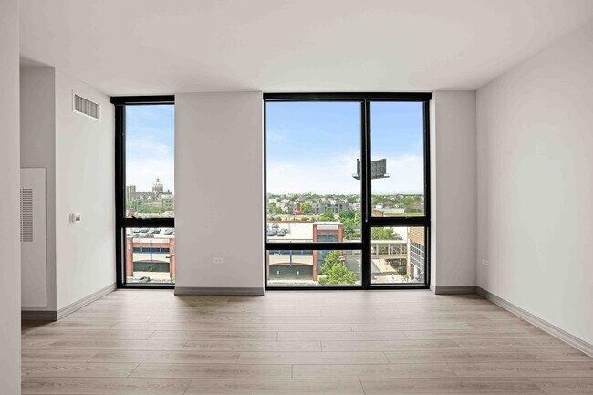 Building Photo - 2136 N Elston Ave