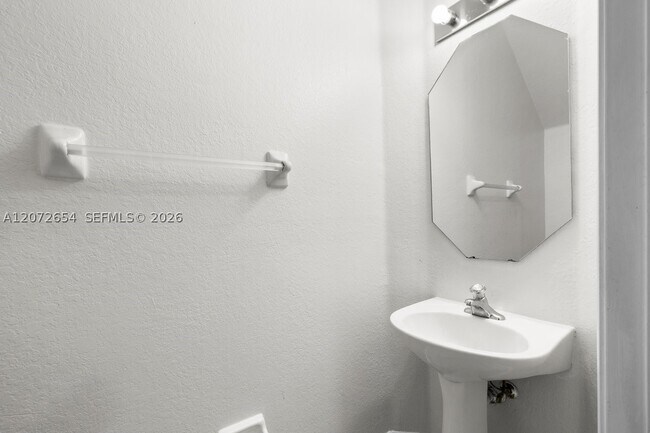 Building Photo - 7929 Tuscany Dr