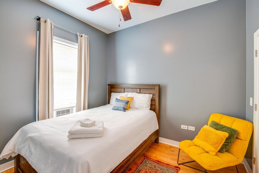 Building Photo - 4241 S Langley Ave