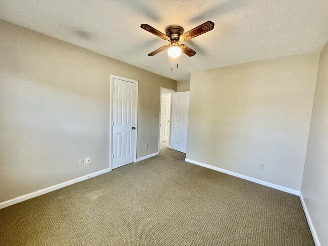 Building Photo - 4 bedroom, 3 bathroom Nest in Spring Lake