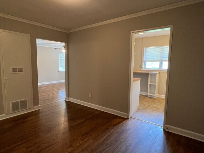 Building Photo - 3 Bedroom / 2 Bath in Dalraida
