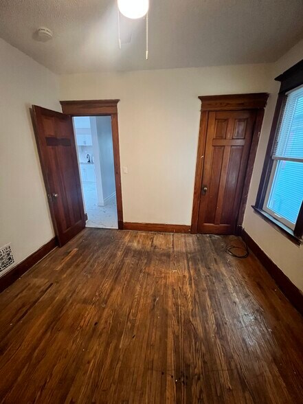 Building Photo - 426 W Delavan Ave