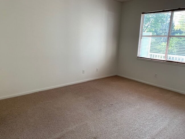 Building Photo - 2nd Floor 2-Bedroom Condo with Mountain Views in Southwest Longmont