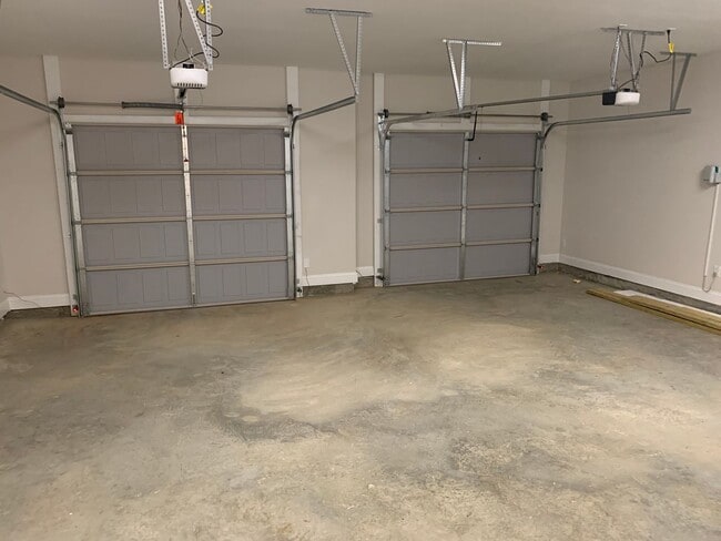 Building Photo - HOME IN PARC @ THE AU CLUB