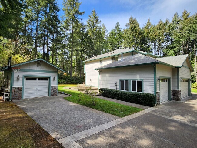 Building Photo - 4354 NW Westgate Rd