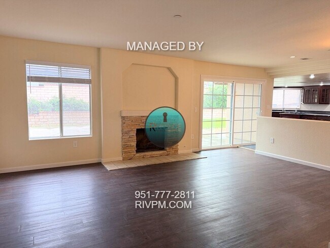 Building Photo - Single story large corner lot home in Jurupa Valley ready for move-in!