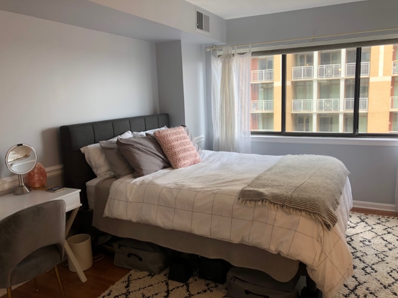 Building Photo - 1301 N Courthouse Rd