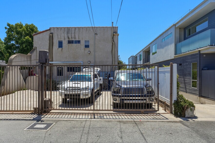 Building Photo - 1943 19th St