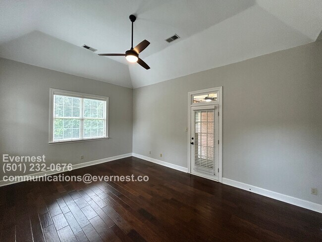 Building Photo - 9501 William Little Dr