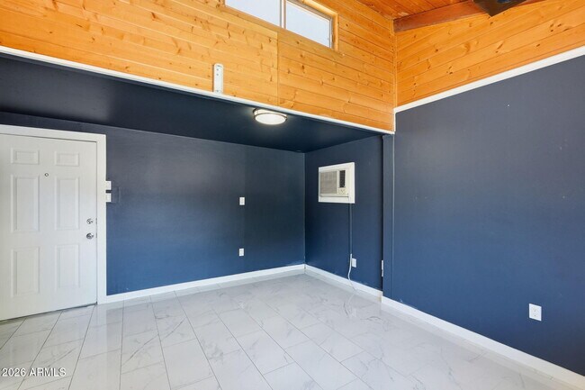 Building Photo - 1609 E Gaylon Dr