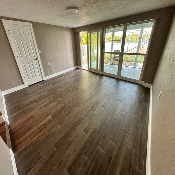 Building Photo - 730 182nd Ave E