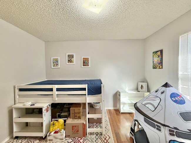 Building Photo - Lease Takeover Opportunity Available!