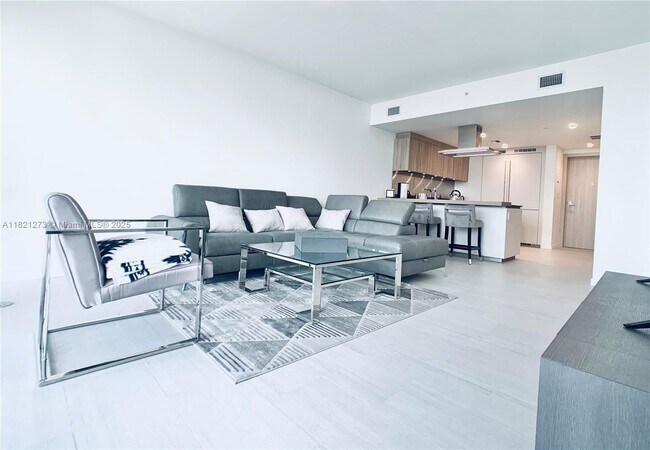 Primary Photo - 1000 Brickell Plaza