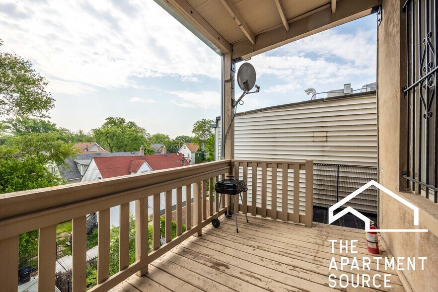 Building Photo - 1849 S Kedzie Ave