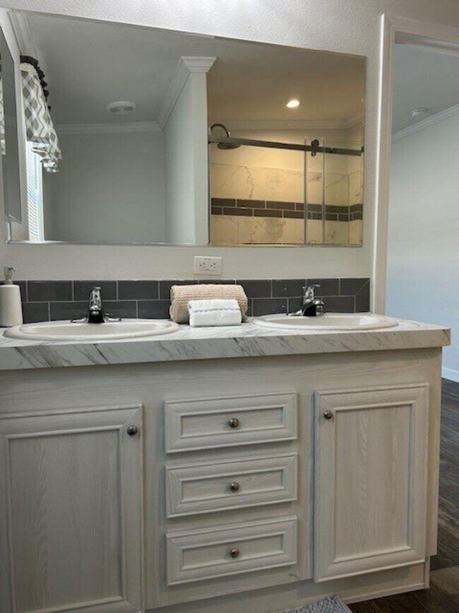 Building Photo - 146 Berkley Cir