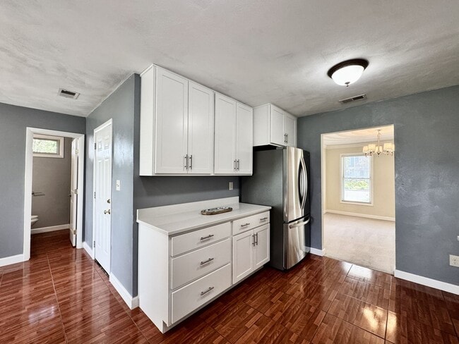 Building Photo - Available NOW & Reduced Pricing! A Unique ...