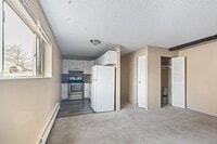 Building Photo - 791 W Prentice Ave