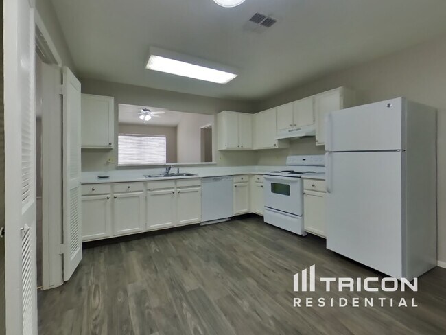 Building Photo - 9607 N 88th Dr