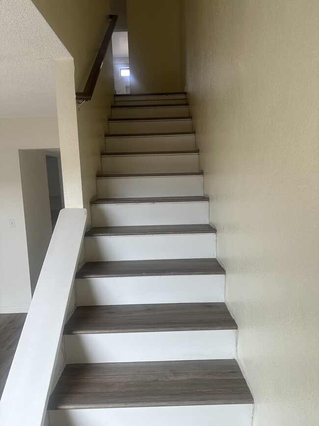 Building Photo - 13910 Lear Blvd