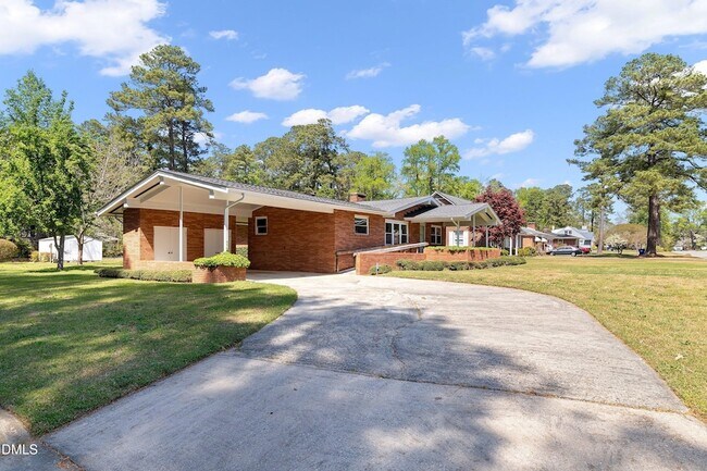 Building Photo - 1114 S 2nd St