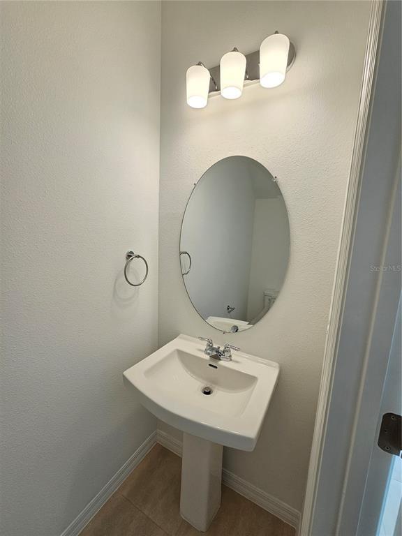 Building Photo - 15060 Cuzcorro Ct