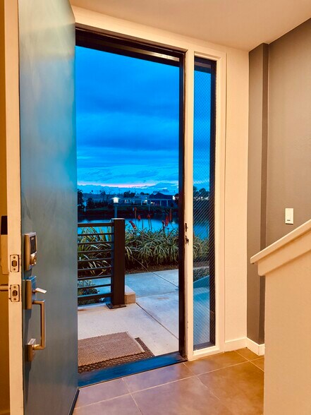 Building Photo - 2869 Regatta Dr