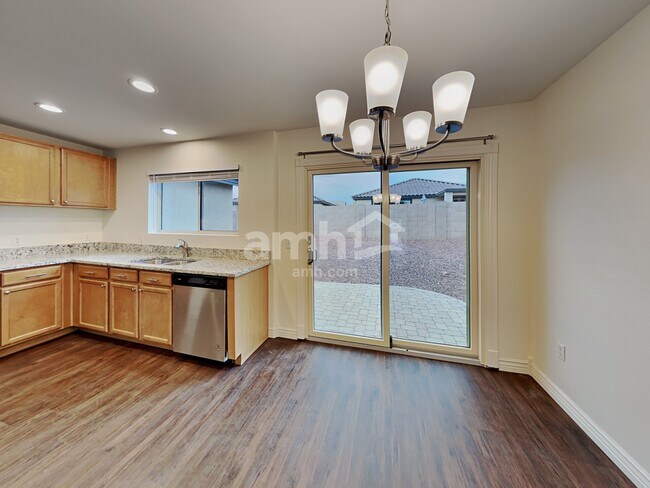 Building Photo - 309 W Vuelta Friso