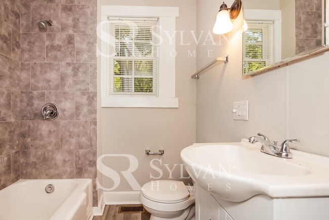 Building Photo - Enjoy living the good life in this 4 bedroom, 2 bathroom home