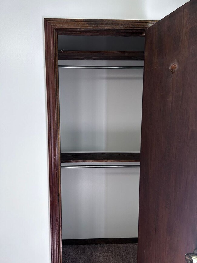 Building Photo - 1601 Cedarbrook Dr